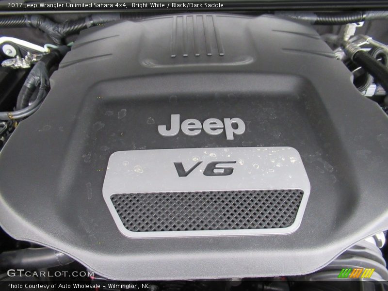 Bright White / Black/Dark Saddle 2017 Jeep Wrangler Unlimited Sahara 4x4