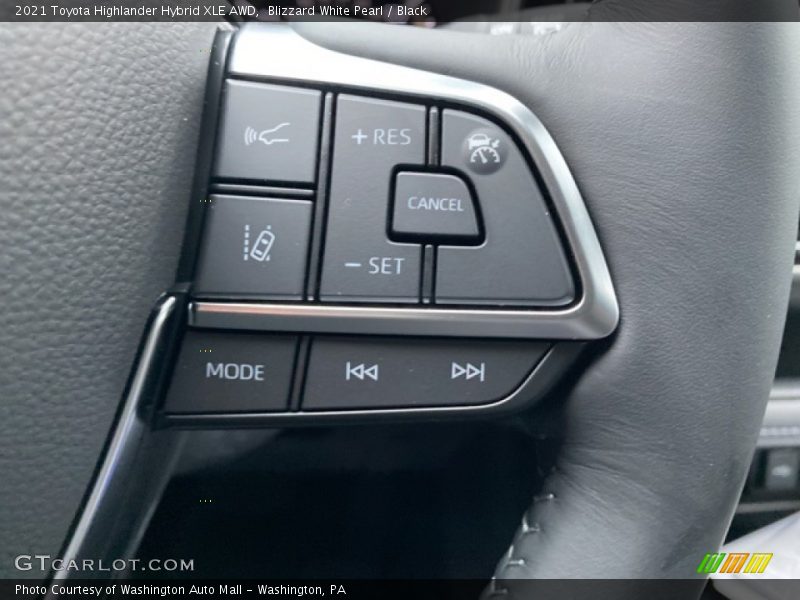 Blizzard White Pearl / Black 2021 Toyota Highlander Hybrid XLE AWD