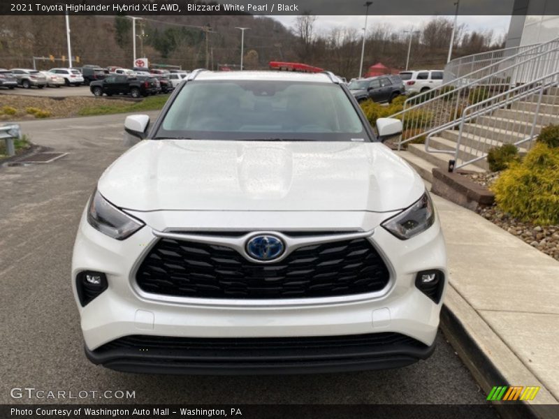 Blizzard White Pearl / Black 2021 Toyota Highlander Hybrid XLE AWD