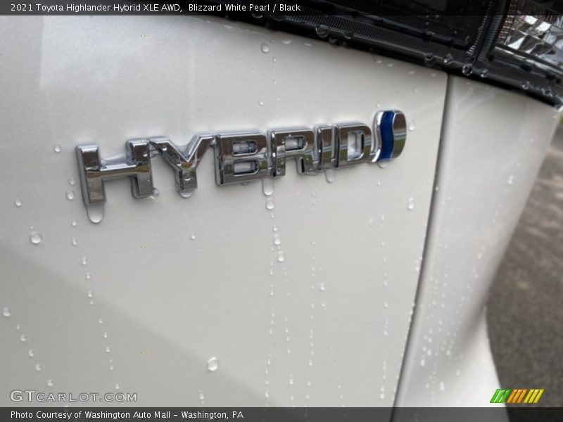 Blizzard White Pearl / Black 2021 Toyota Highlander Hybrid XLE AWD
