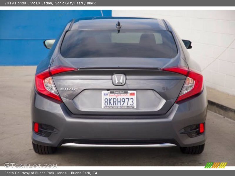 Sonic Gray Pearl / Black 2019 Honda Civic EX Sedan