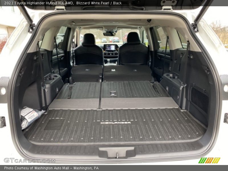 Blizzard White Pearl / Black 2021 Toyota Highlander Hybrid XLE AWD