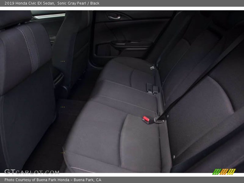 Sonic Gray Pearl / Black 2019 Honda Civic EX Sedan