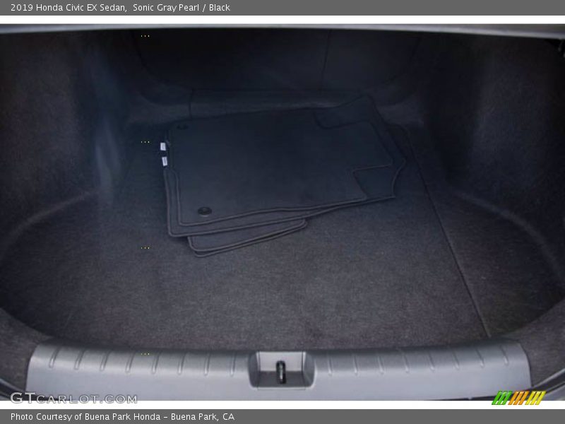 Sonic Gray Pearl / Black 2019 Honda Civic EX Sedan