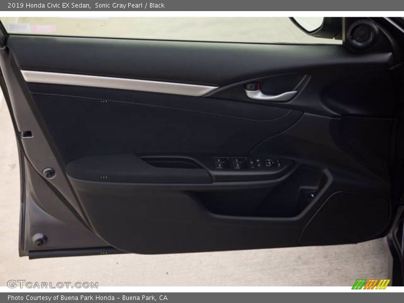 Sonic Gray Pearl / Black 2019 Honda Civic EX Sedan