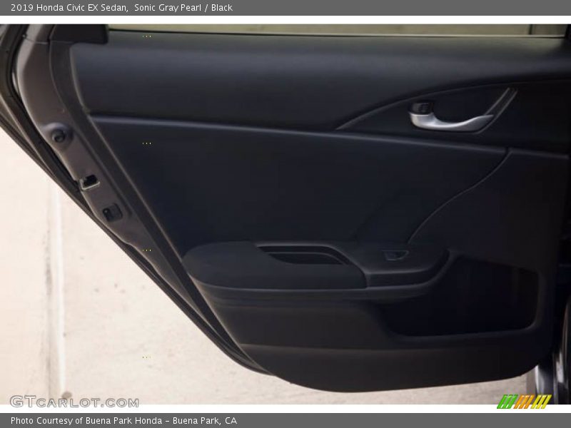 Sonic Gray Pearl / Black 2019 Honda Civic EX Sedan