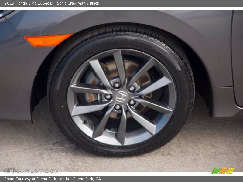 Sonic Gray Pearl / Black 2019 Honda Civic EX Sedan