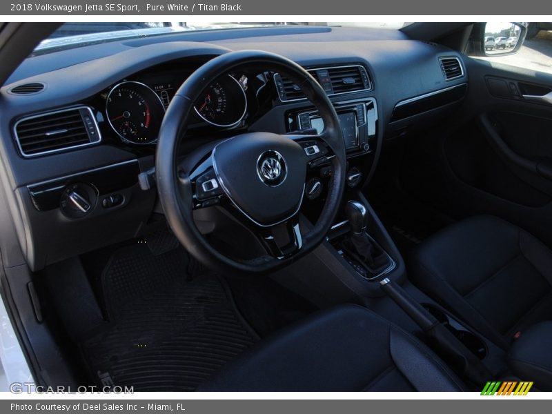 Pure White / Titan Black 2018 Volkswagen Jetta SE Sport