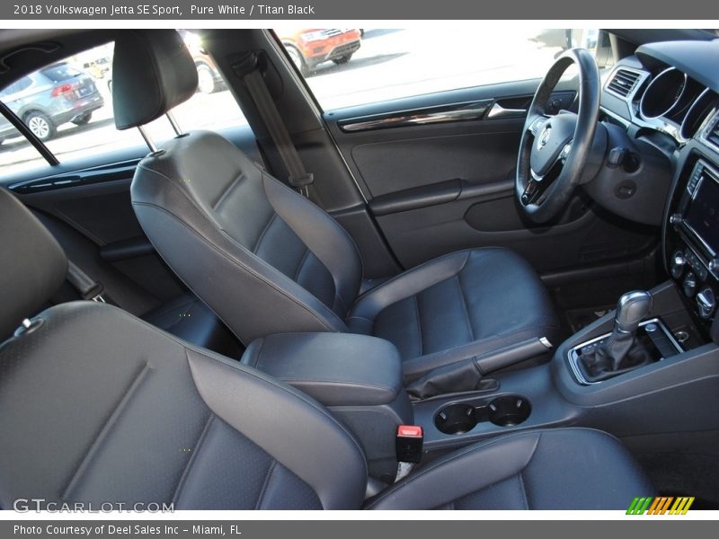 Pure White / Titan Black 2018 Volkswagen Jetta SE Sport