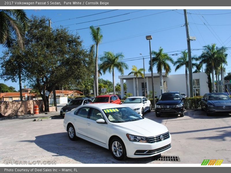 Pure White / Cornsilk Beige 2017 Volkswagen Passat S Sedan