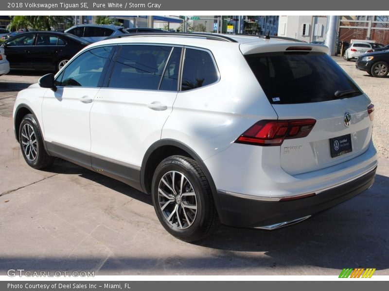 Pure White / Storm Gray 2018 Volkswagen Tiguan SE