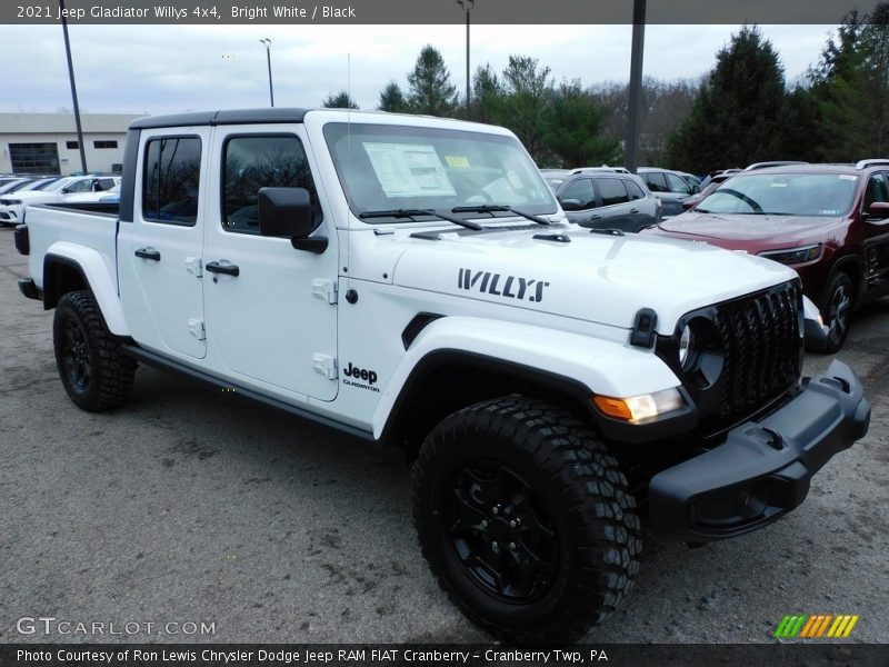 Bright White / Black 2021 Jeep Gladiator Willys 4x4