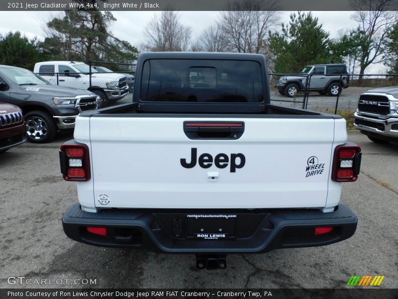Bright White / Black 2021 Jeep Gladiator Willys 4x4