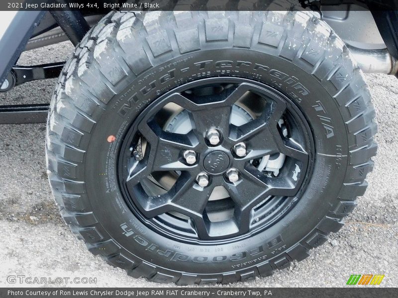 Bright White / Black 2021 Jeep Gladiator Willys 4x4