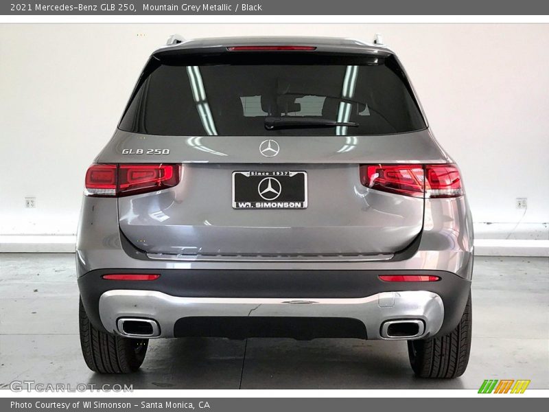 Mountain Grey Metallic / Black 2021 Mercedes-Benz GLB 250