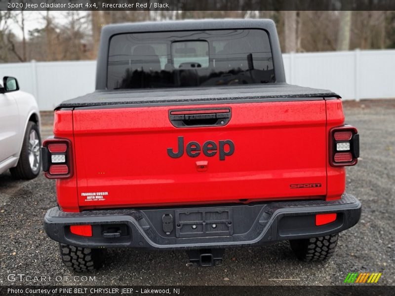 Firecracker Red / Black 2020 Jeep Gladiator Sport 4x4