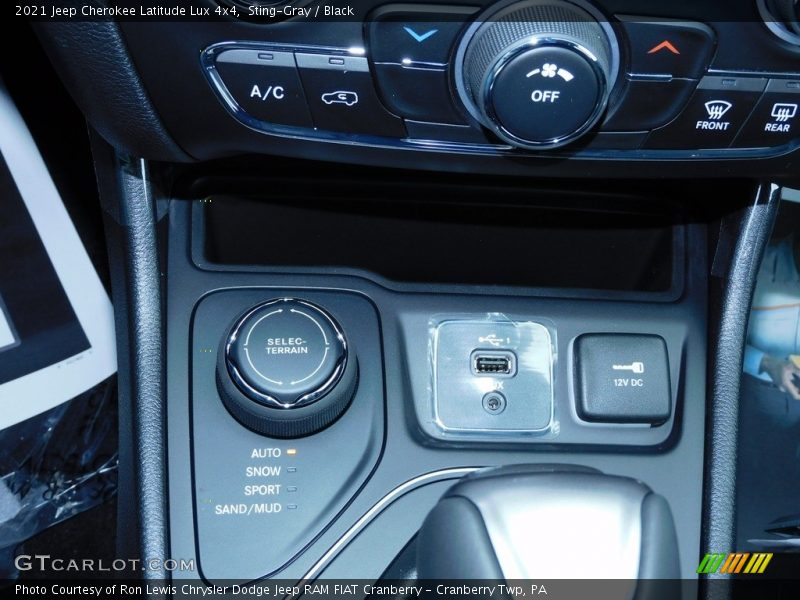 Sting-Gray / Black 2021 Jeep Cherokee Latitude Lux 4x4