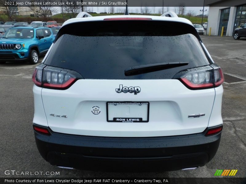 Bright White / Ski Gray/Black 2021 Jeep Cherokee Latitude Lux 4x4