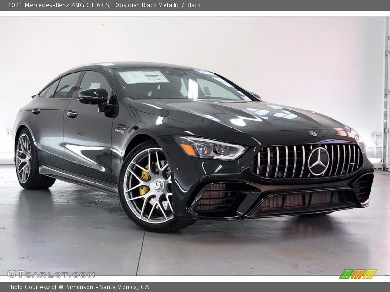 Front 3/4 View of 2021 AMG GT 63 S