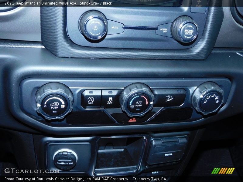 Sting-Gray / Black 2021 Jeep Wrangler Unlimited Willys 4x4