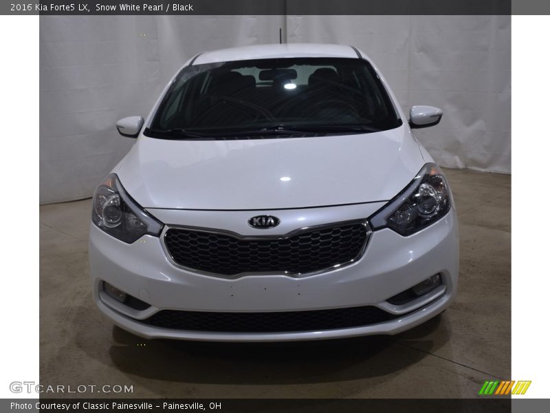 Snow White Pearl / Black 2016 Kia Forte5 LX