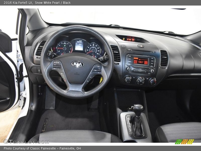 Dashboard of 2016 Forte5 LX