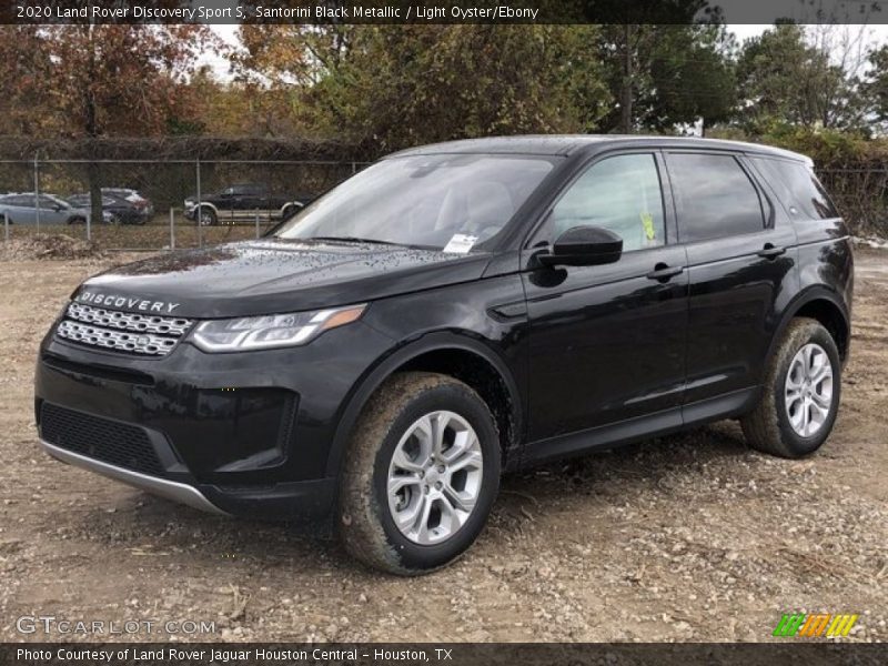 Front 3/4 View of 2020 Discovery Sport S