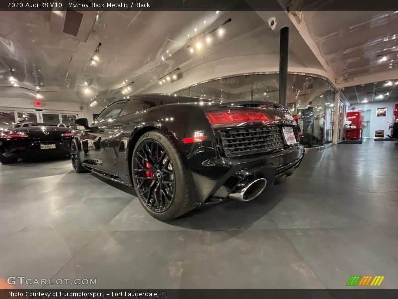 Mythos Black Metallic / Black 2020 Audi R8 V10