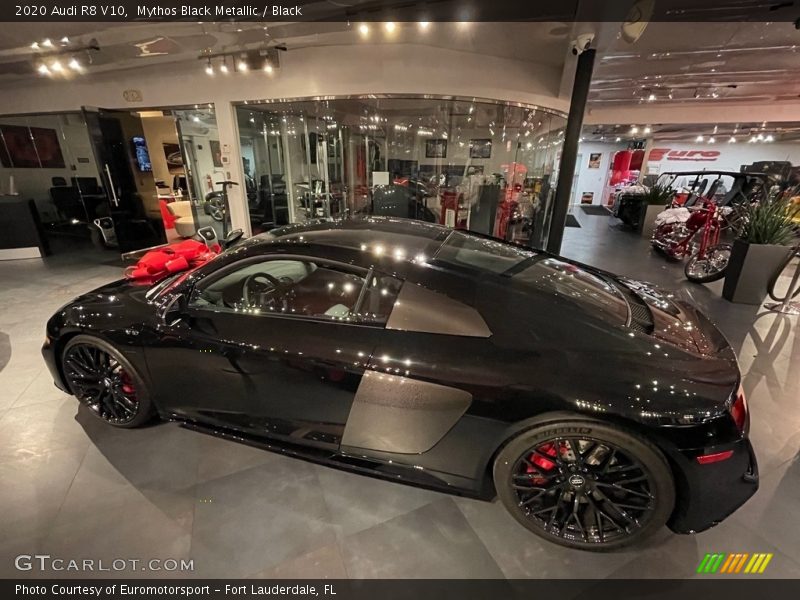 Mythos Black Metallic / Black 2020 Audi R8 V10