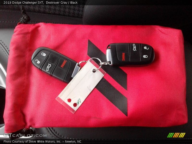 Destroyer Gray / Black 2019 Dodge Challenger SXT