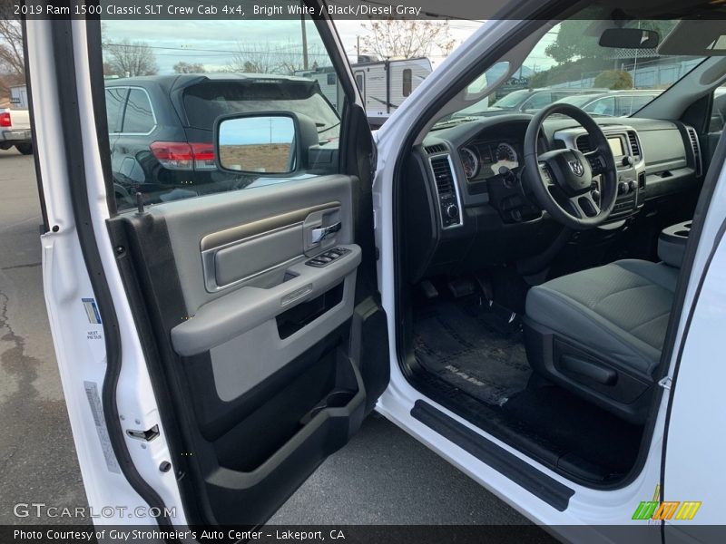Bright White / Black/Diesel Gray 2019 Ram 1500 Classic SLT Crew Cab 4x4