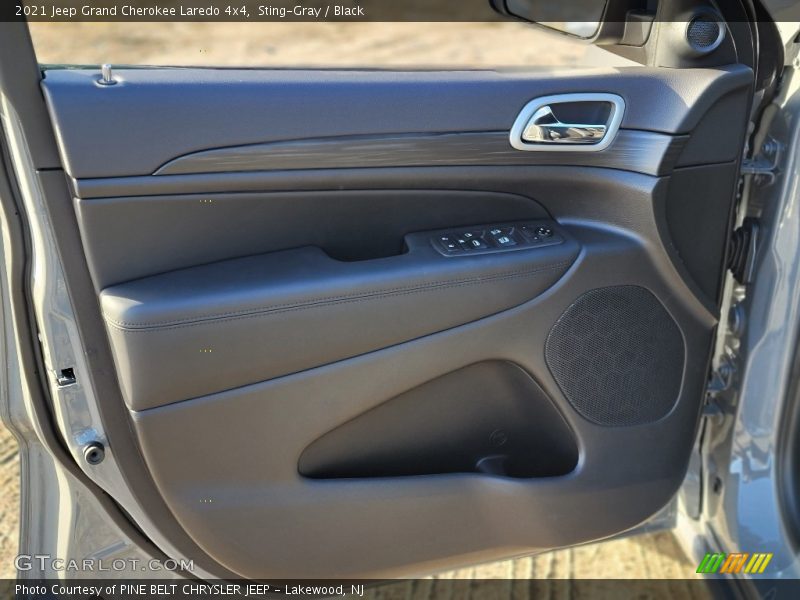 Sting-Gray / Black 2021 Jeep Grand Cherokee Laredo 4x4