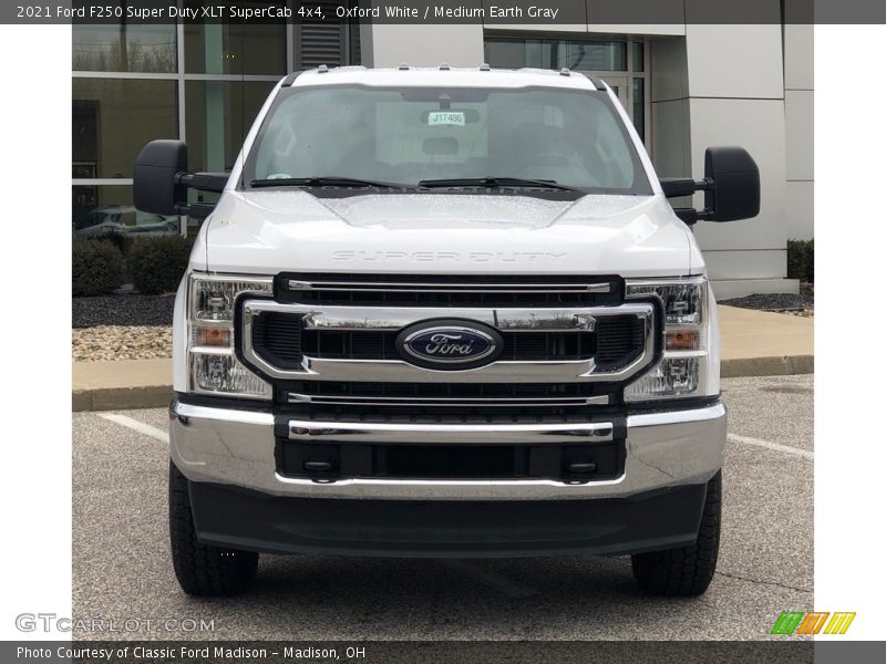 Oxford White / Medium Earth Gray 2021 Ford F250 Super Duty XLT SuperCab 4x4