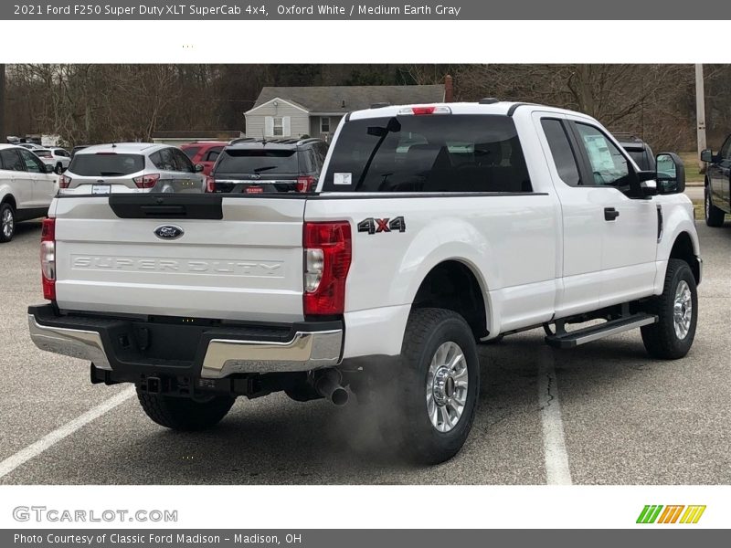 Oxford White / Medium Earth Gray 2021 Ford F250 Super Duty XLT SuperCab 4x4