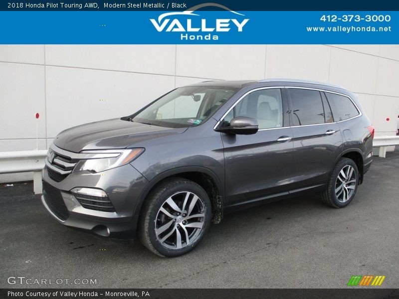 Modern Steel Metallic / Black 2018 Honda Pilot Touring AWD