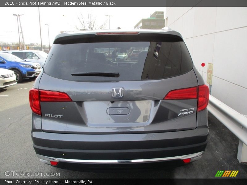 Modern Steel Metallic / Black 2018 Honda Pilot Touring AWD