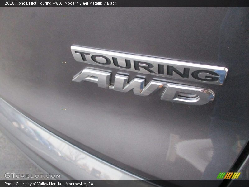Modern Steel Metallic / Black 2018 Honda Pilot Touring AWD