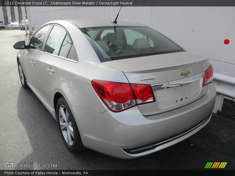 Champagne Silver Metallic / Cocoa/Light Neutral 2013 Chevrolet Cruze LT