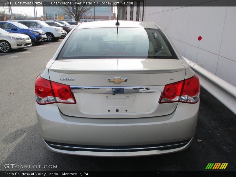 Champagne Silver Metallic / Cocoa/Light Neutral 2013 Chevrolet Cruze LT