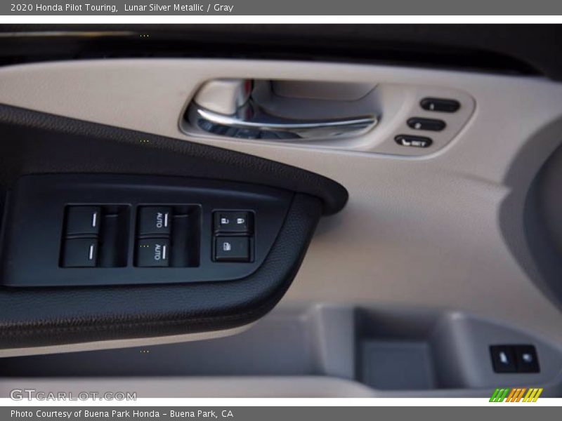 Lunar Silver Metallic / Gray 2020 Honda Pilot Touring