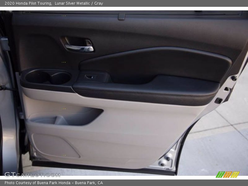 Lunar Silver Metallic / Gray 2020 Honda Pilot Touring