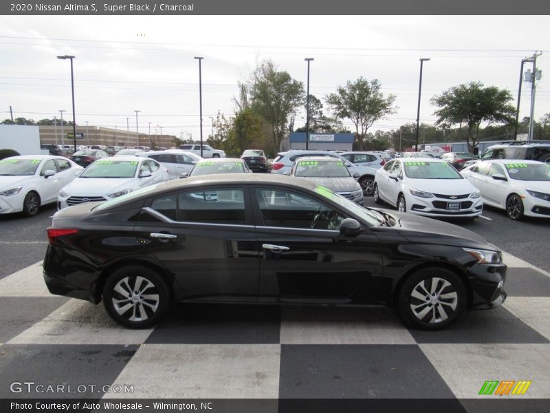 Super Black / Charcoal 2020 Nissan Altima S