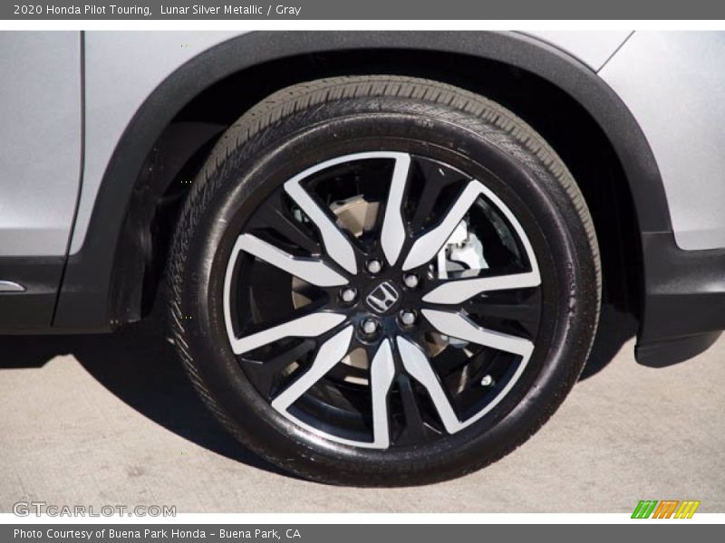 Lunar Silver Metallic / Gray 2020 Honda Pilot Touring