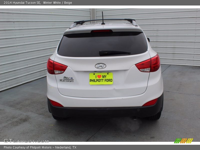 Winter White / Beige 2014 Hyundai Tucson SE