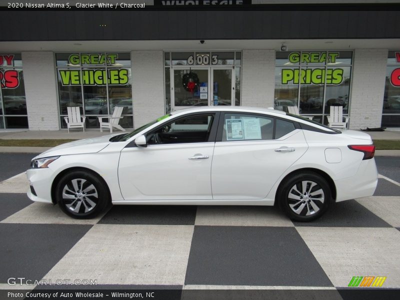 Glacier White / Charcoal 2020 Nissan Altima S
