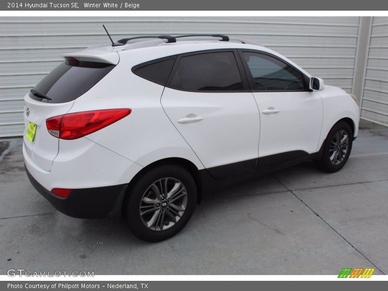 Winter White / Beige 2014 Hyundai Tucson SE