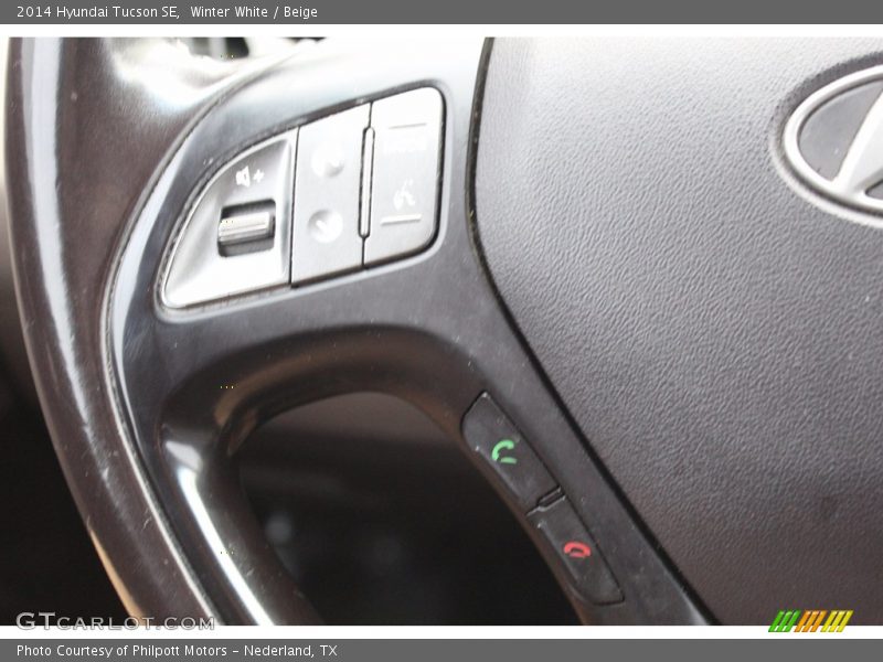 Winter White / Beige 2014 Hyundai Tucson SE
