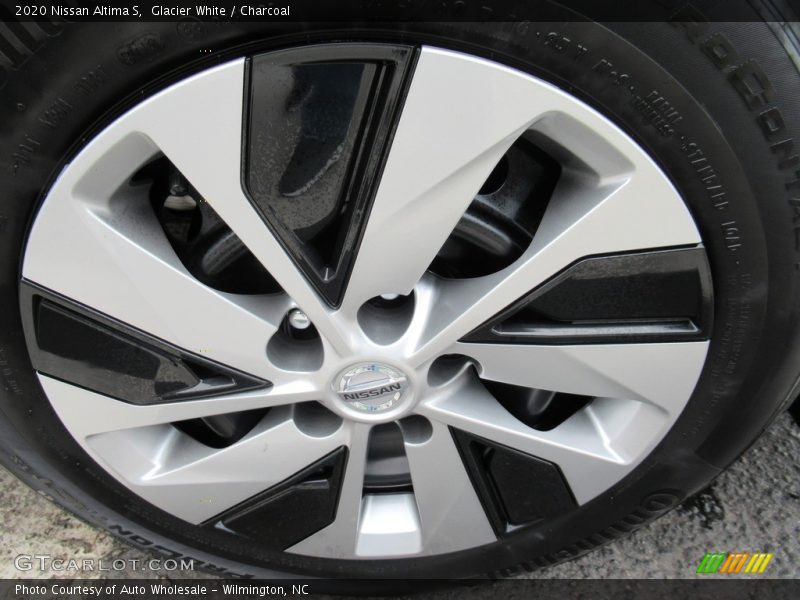 Glacier White / Charcoal 2020 Nissan Altima S