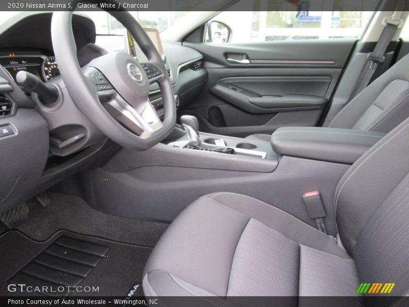 Glacier White / Charcoal 2020 Nissan Altima S