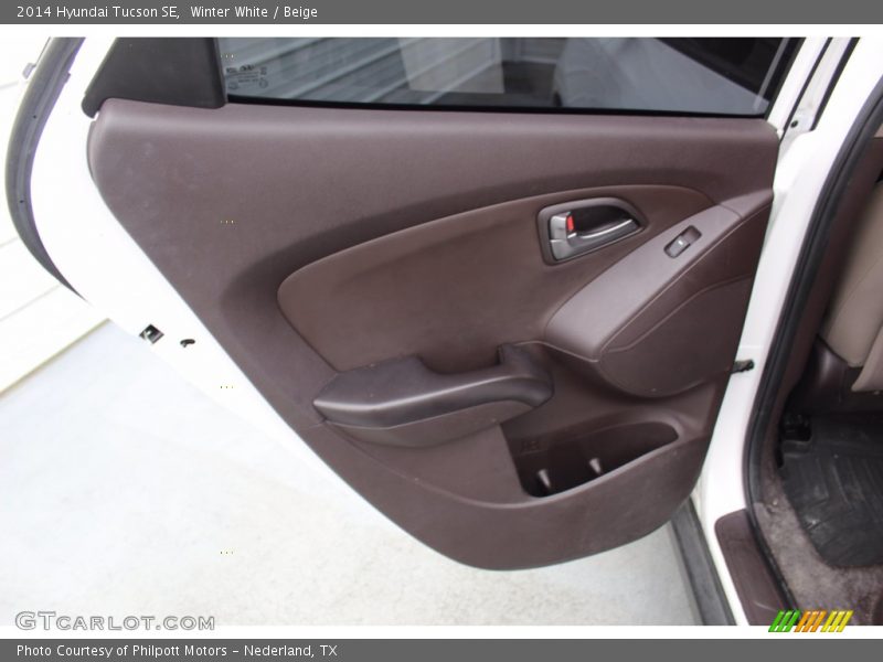 Winter White / Beige 2014 Hyundai Tucson SE